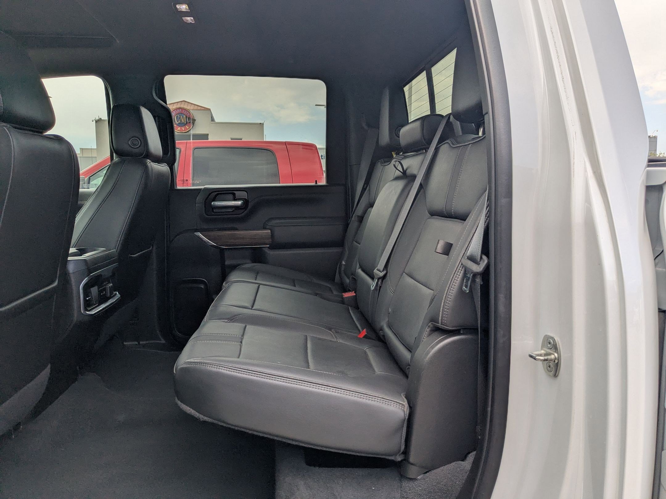 2022 Chevrolet Silverado 3500HD High Country photo 17