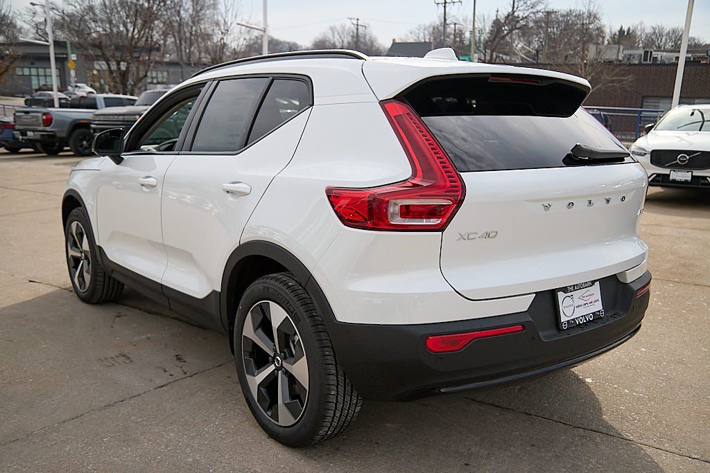 2026 VOLVO XC40 - Image 6