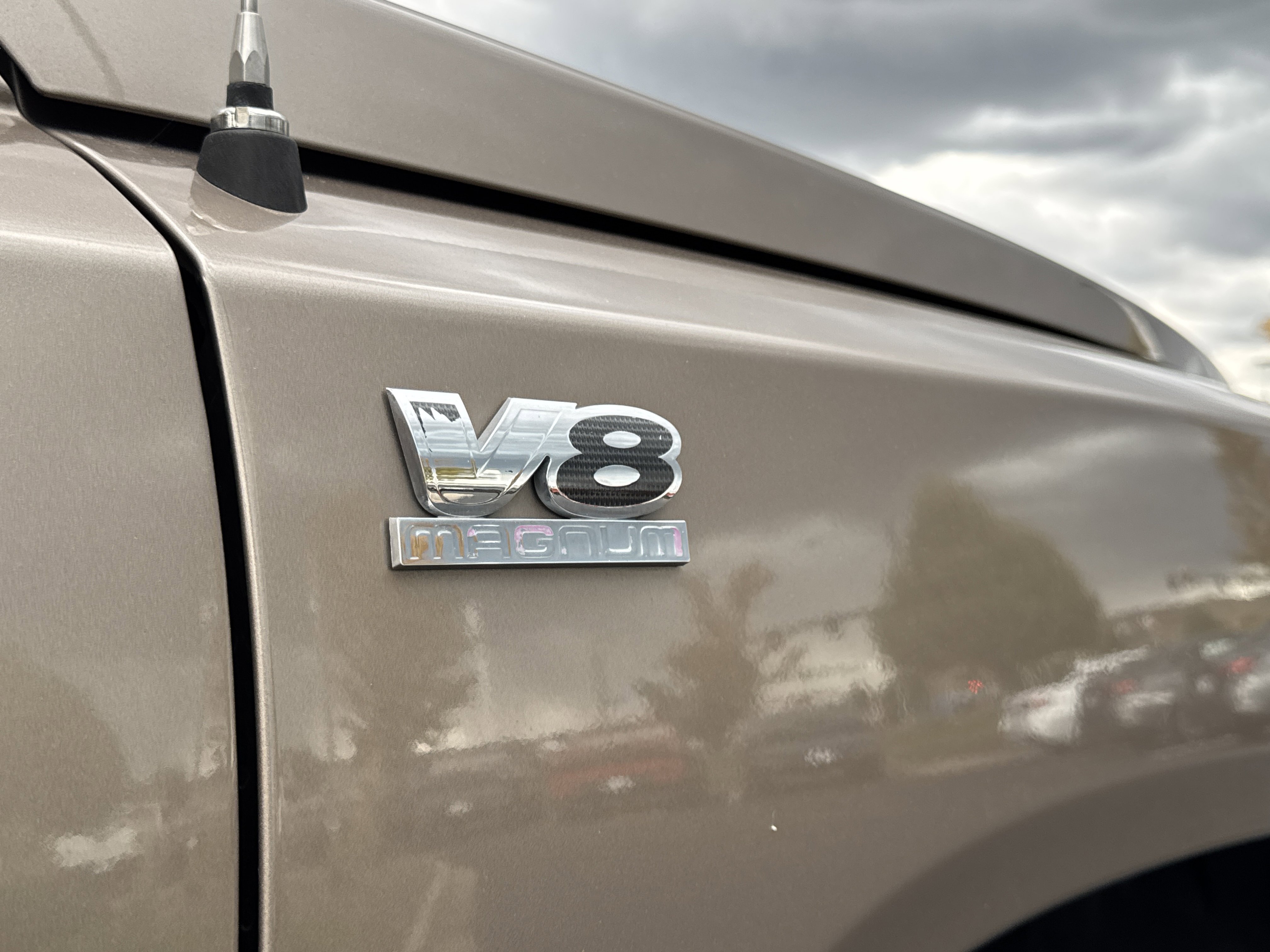 2010 Dodge Dakota SXT photo 3