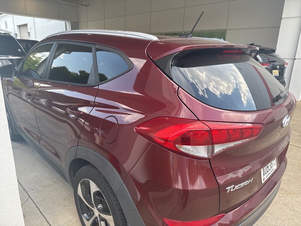 2016 Hyundai Tucson Sport photo 2