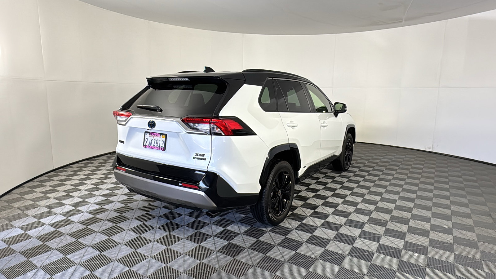 2023 Toyota RAV4 Hybrid XSE photo 3
