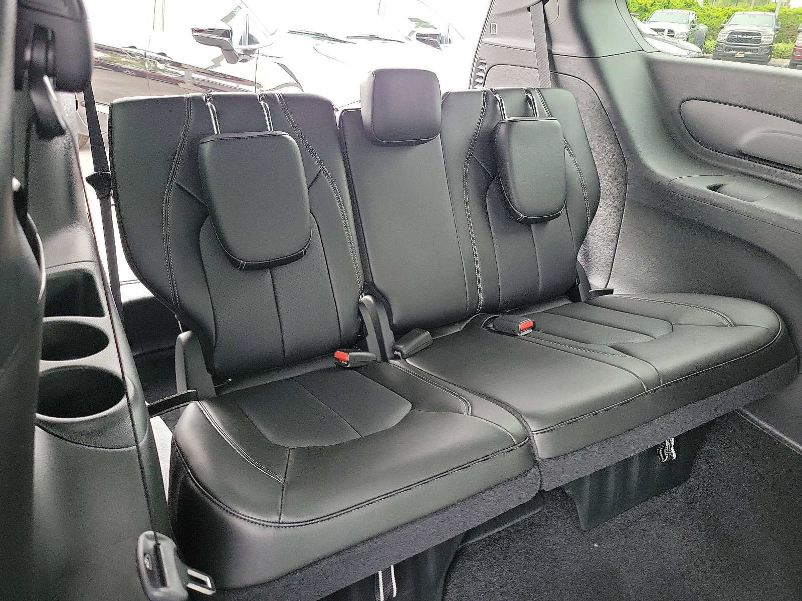 2025 Chrysler Voyager LX photo 18
