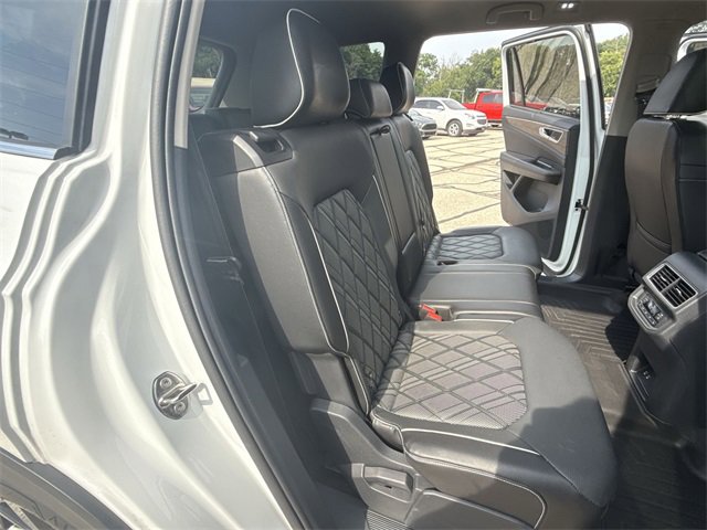 2024 Volkswagen Atlas SEL Premium R-Line photo 17