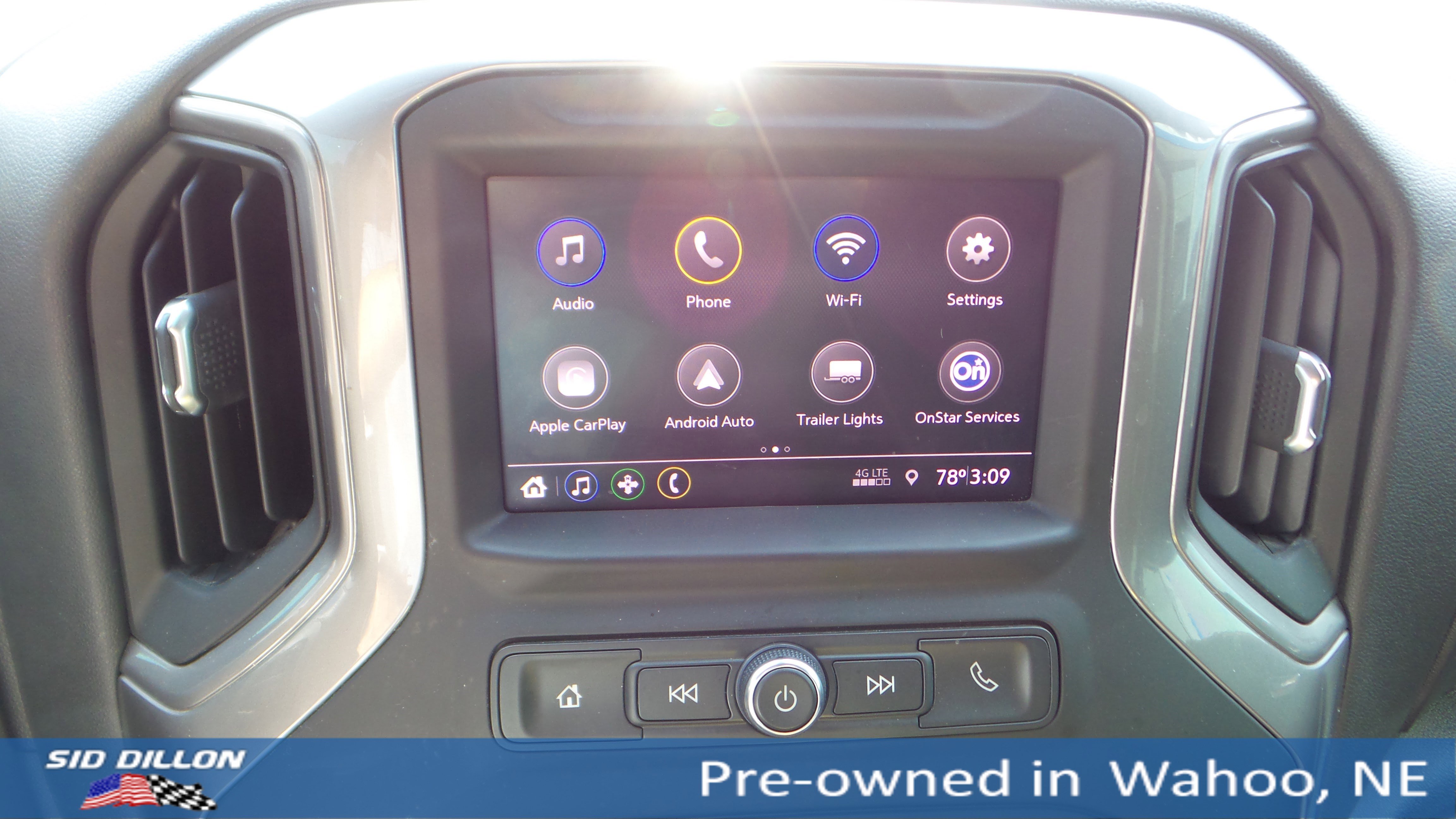 2021 Chevrolet Silverado Custom photo 13