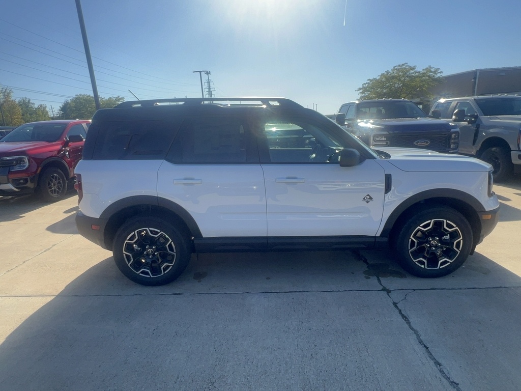 2025 Ford Bronco Sport Outer Banks photo 2