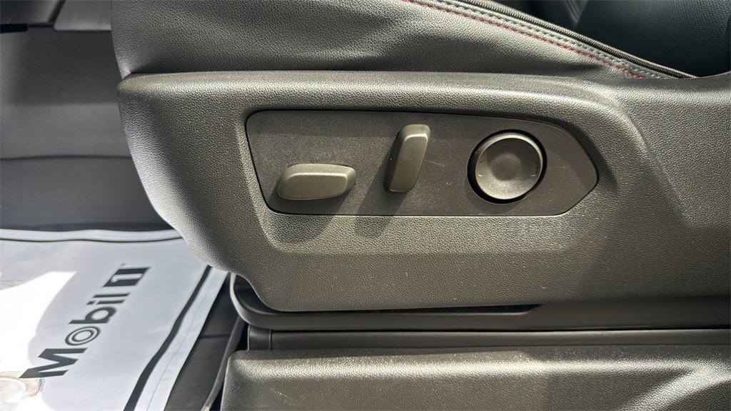 2023 Chevrolet Tahoe RST photo 18