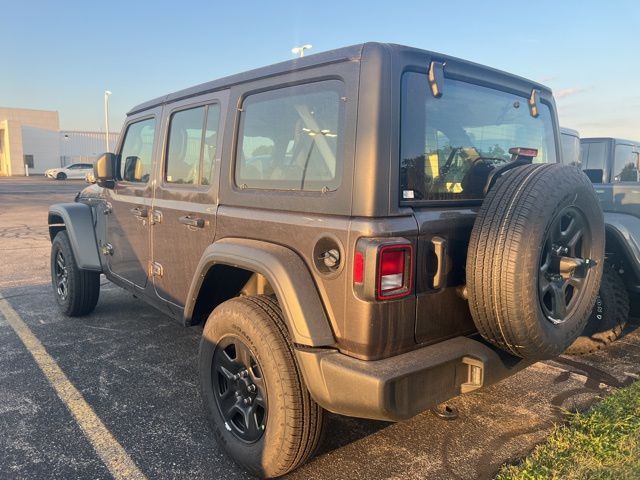 2025 Jeep Wrangler photo 4