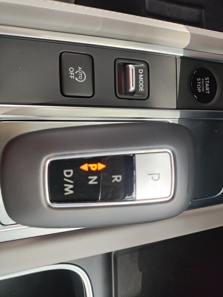 2026 Infiniti QX60 Luxe photo 9
