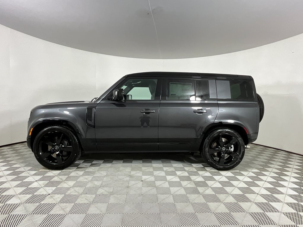2025 Land Rover Defender 110 X-Dynamic SE photo 3