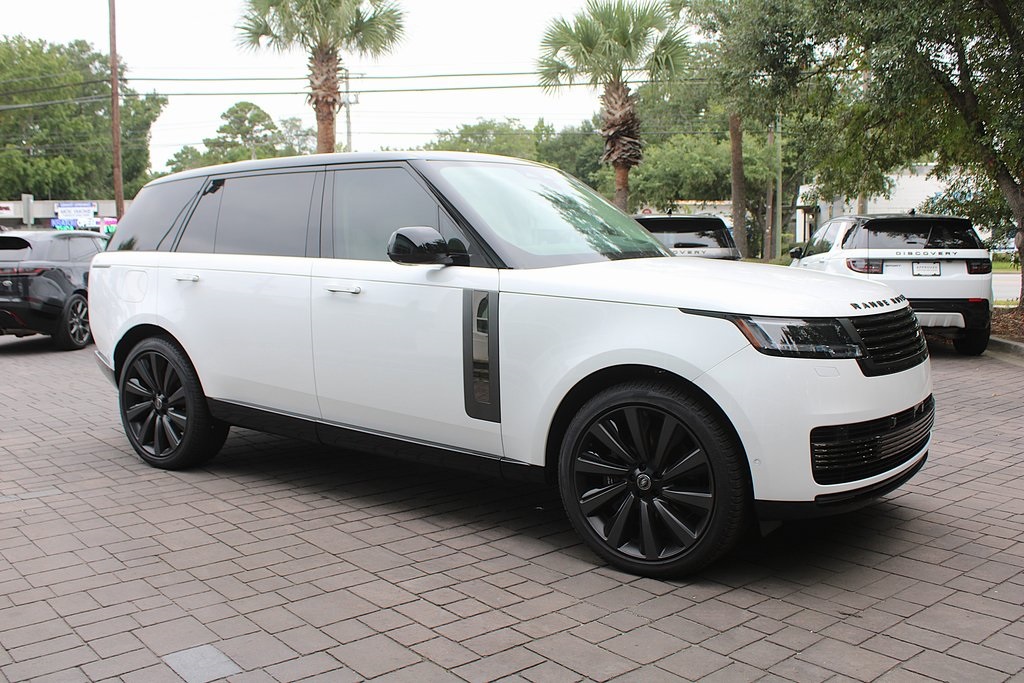 2024 Land Rover Range Rover SV photo 2