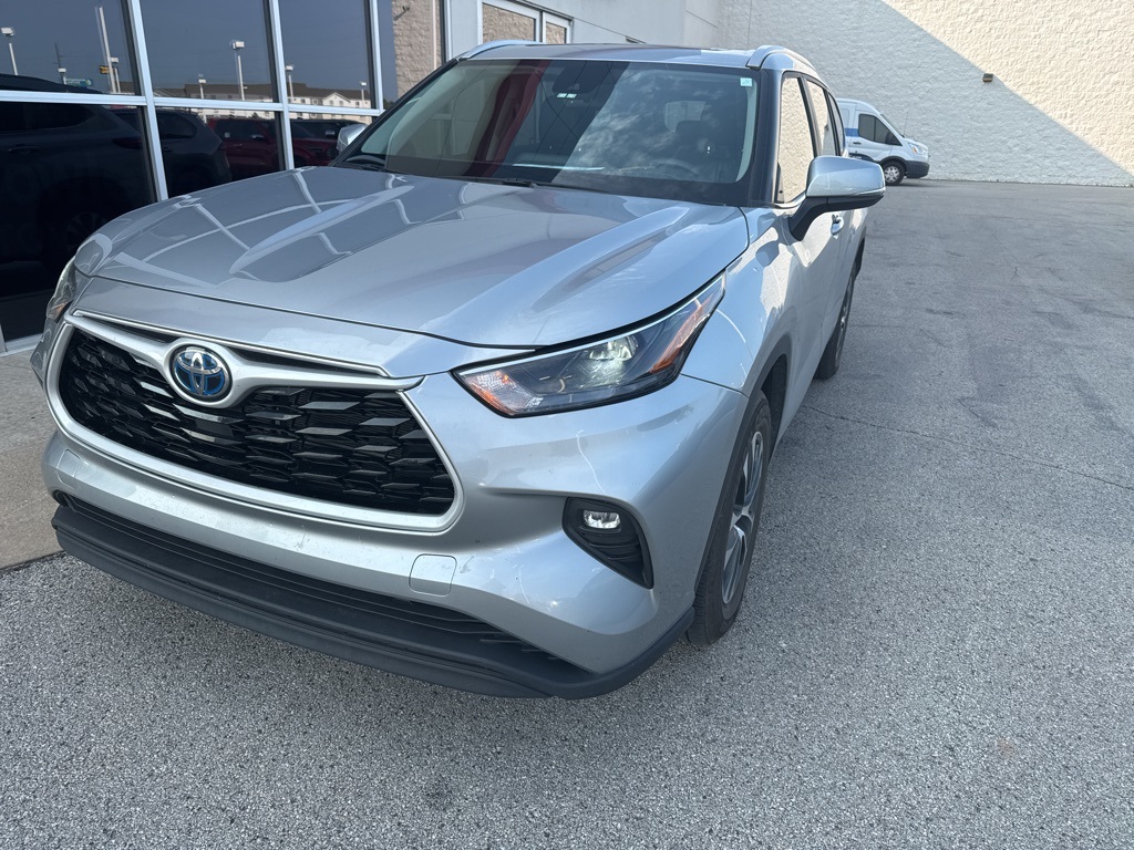 2023 Toyota Highlander Hybrid XLE photo 2