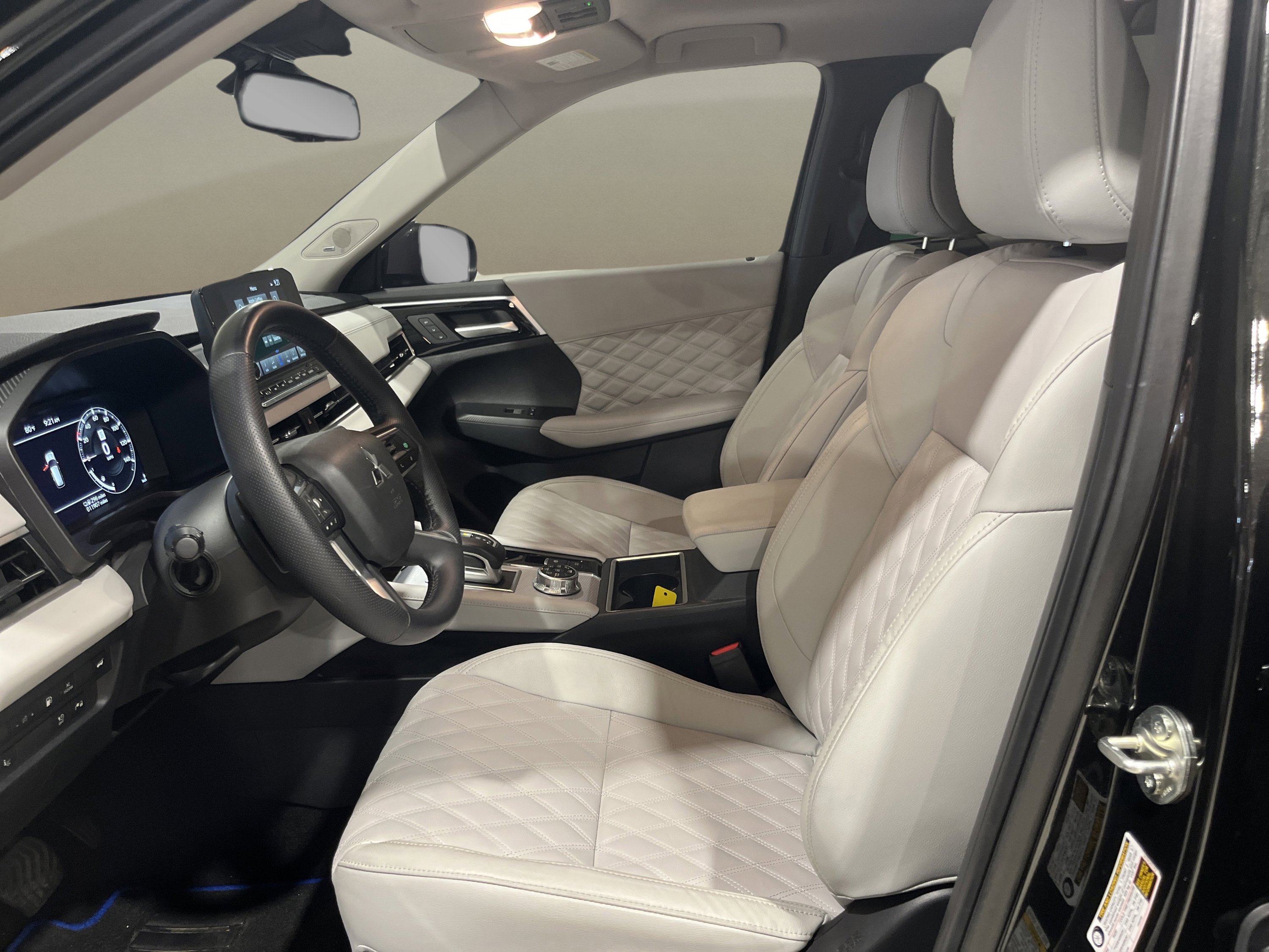 2024 Mitsubishi Outlander PHEV SEL photo 8
