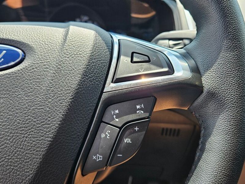 2024 Ford Edge Titanium photo 24