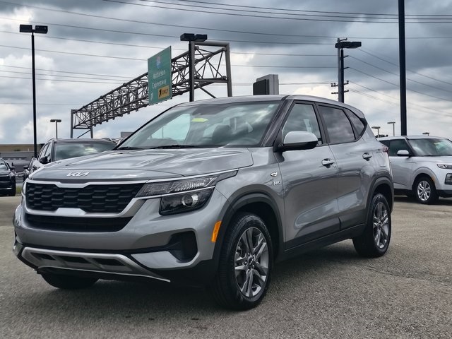 2023 Kia Seltos LX photo 14