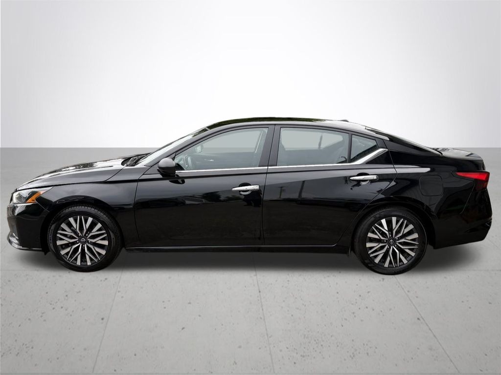 2024 Nissan Altima 2.5 SV photo 11