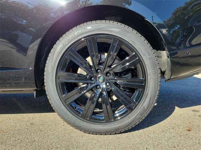 2025 Land Rover Range Rover SE photo 31