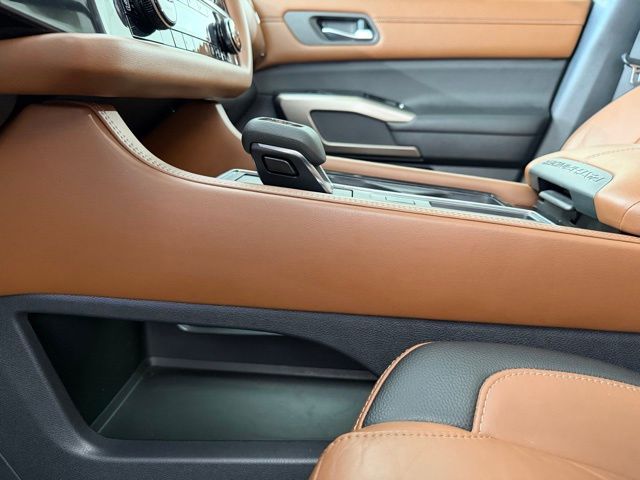 2022 Nissan Pathfinder Platinum photo 43