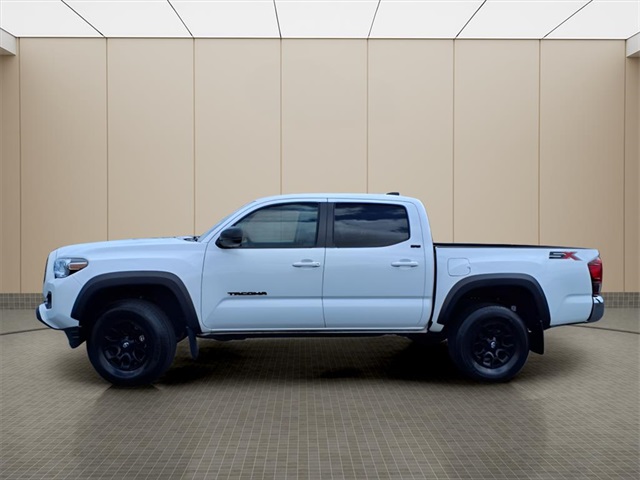 2023 Toyota Tacoma SR5 photo 3
