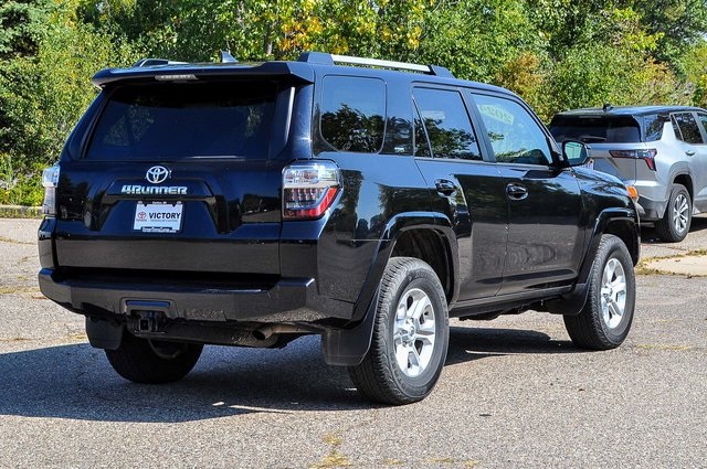 2024 Toyota 4Runner SR5 4WD photo 2