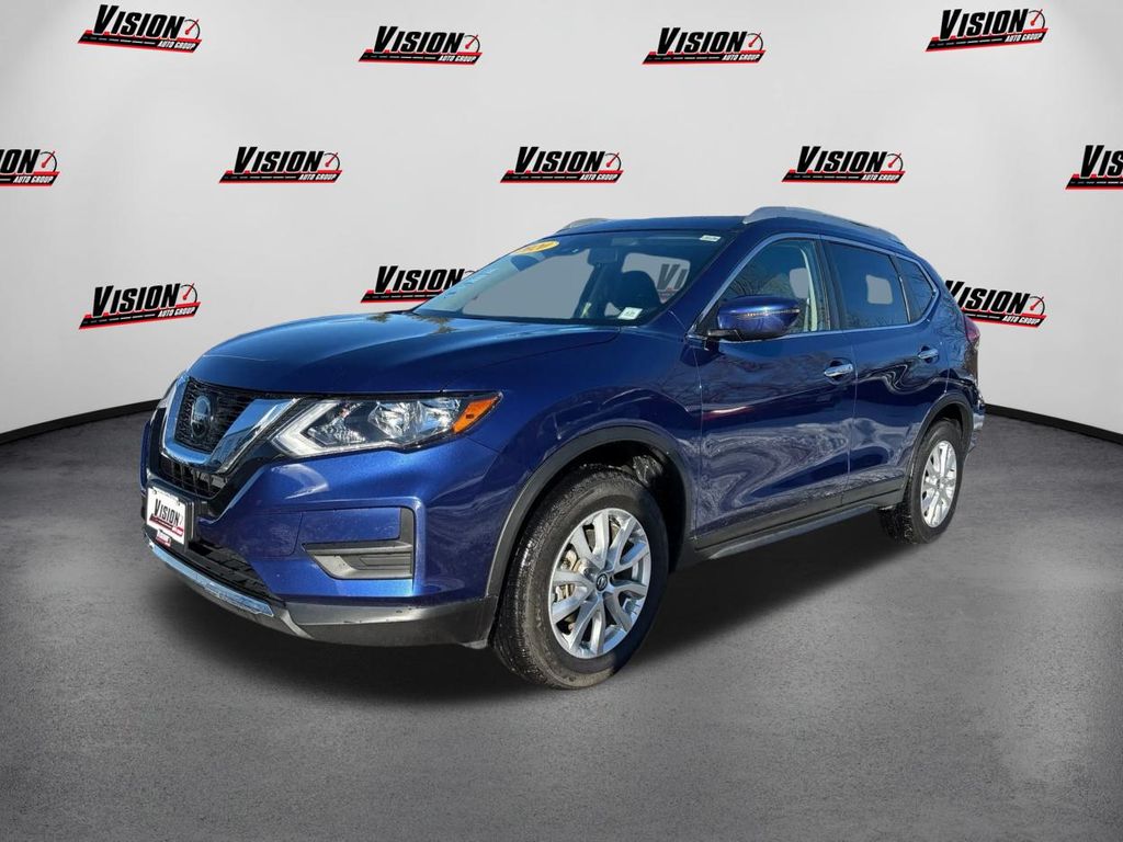 2020 Nissan Rogue SV's photo