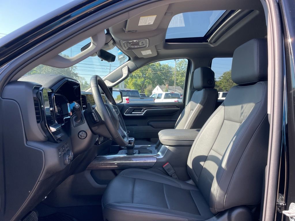 2025 Chevrolet Silverado 1500 LTZ photo 10