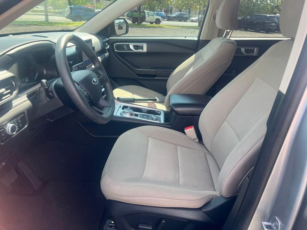2023 Ford Explorer Base photo 15