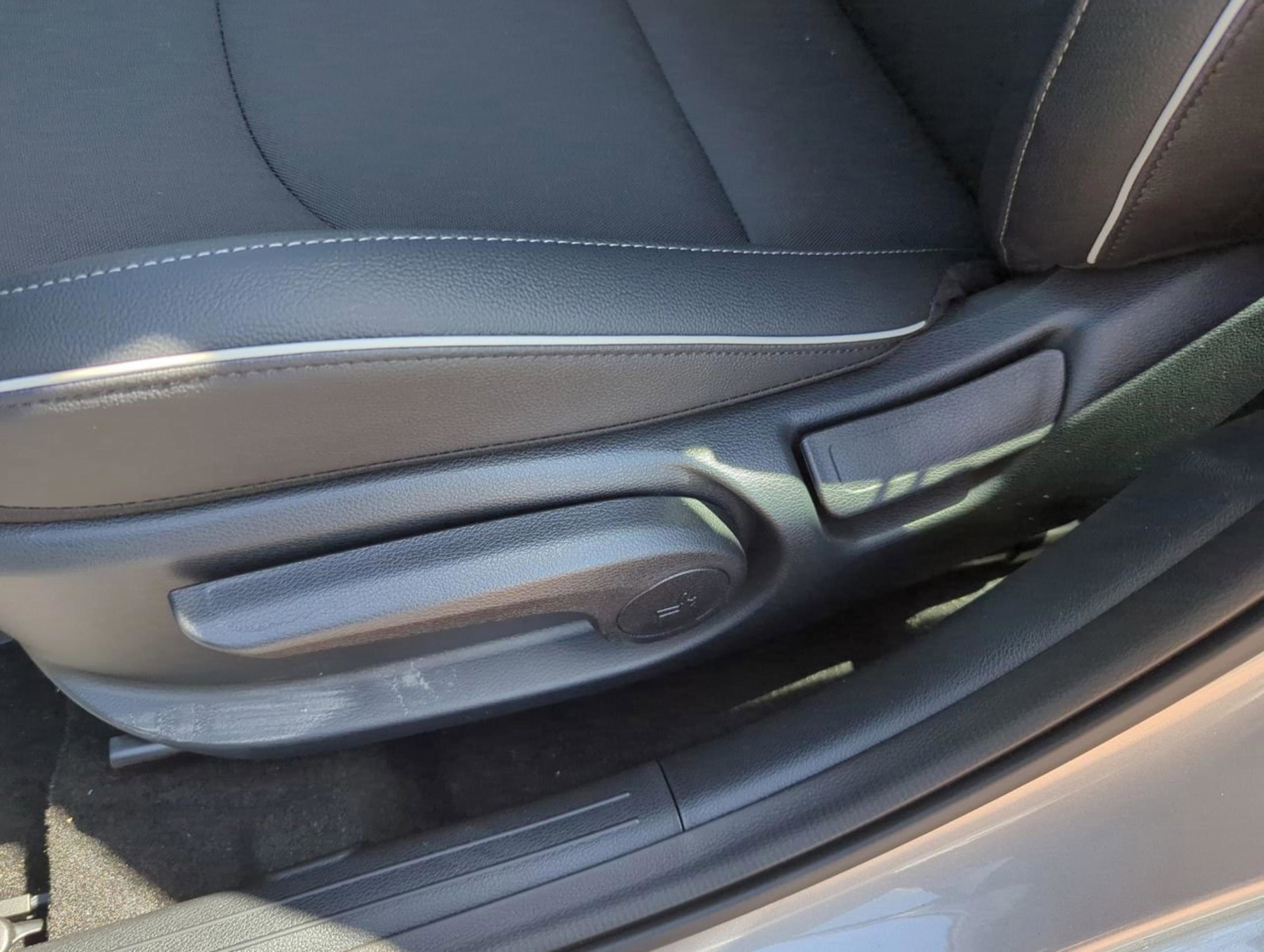 2024 Kia Forte GT-Line photo 16