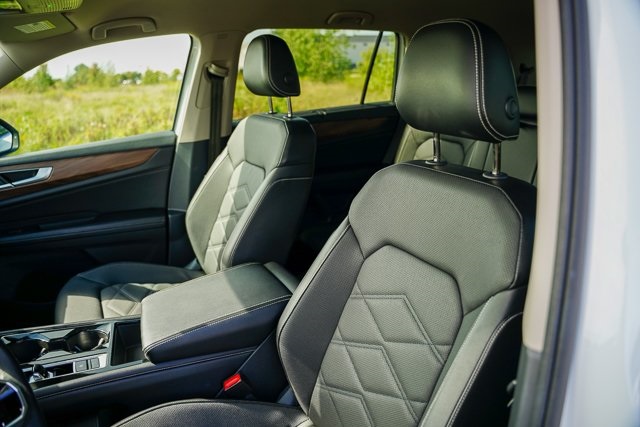 2024 Volkswagen Atlas SE Technology photo 9