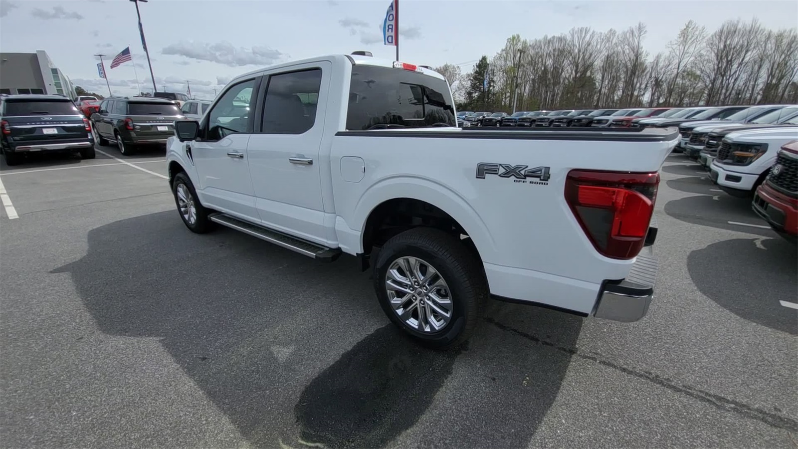 2025 Ford F-150 XLT photo 3