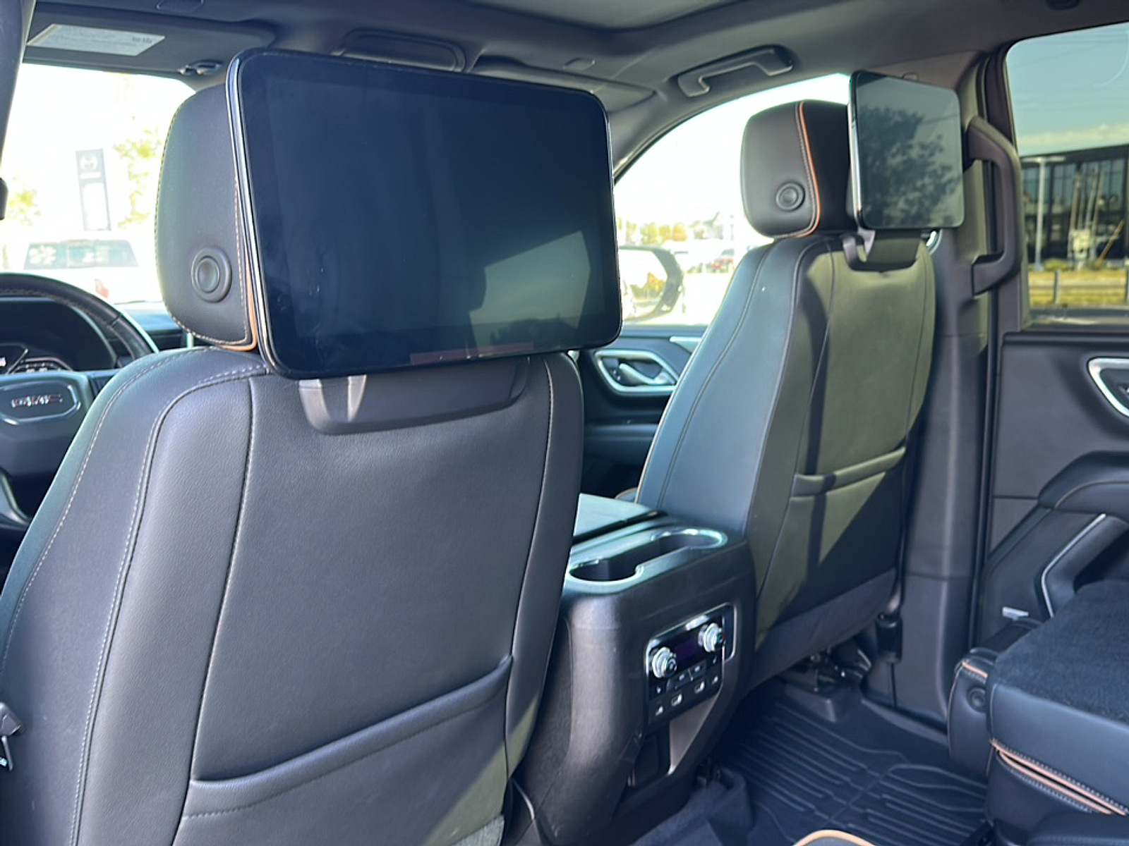 2021 Gmc Yukon AT4 photo 4