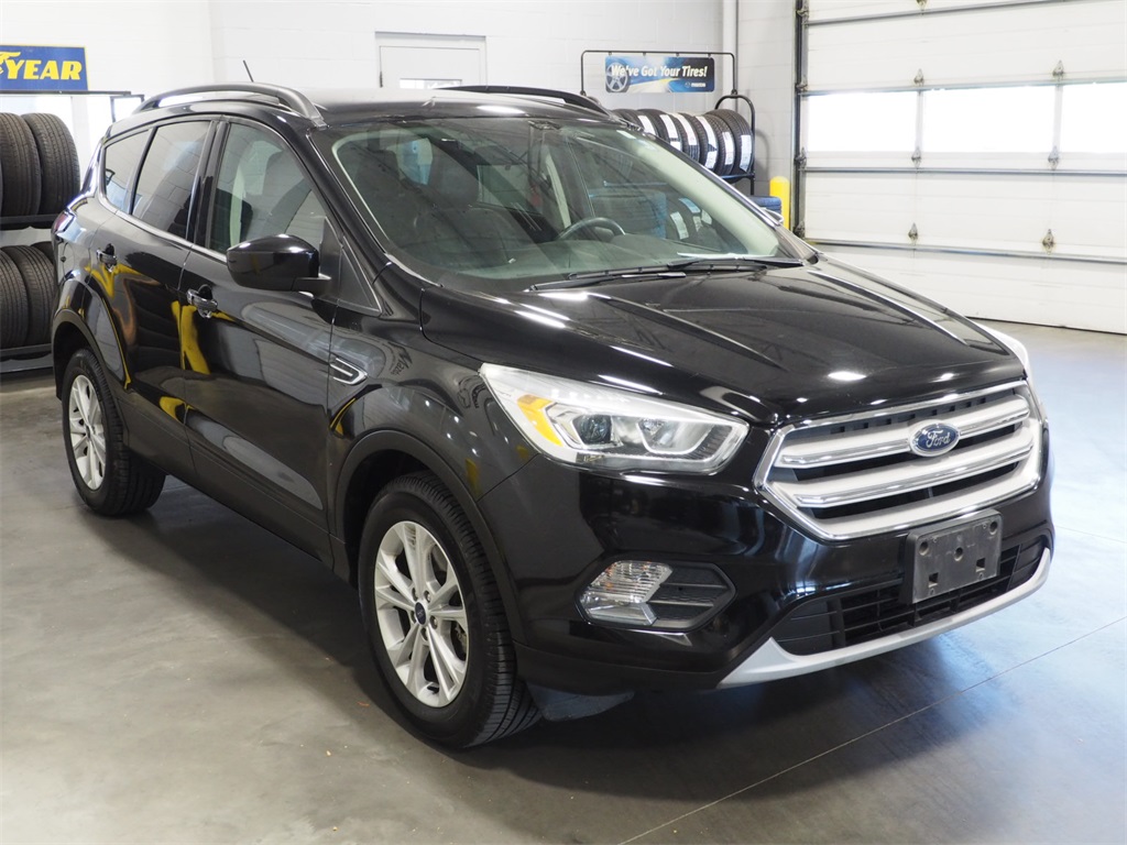 Used 2018 Black Ford SEL image 3