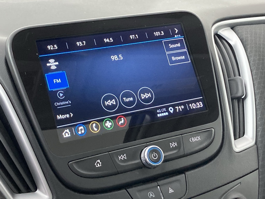 2024 Chevrolet Malibu 1LT photo 3