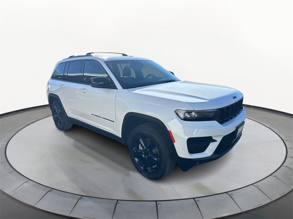 2025 Jeep Grand Cherokee Altitude's photo