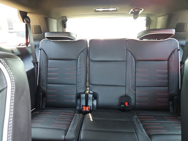 2025 Gmc Yukon AT4 Ultimate photo 18