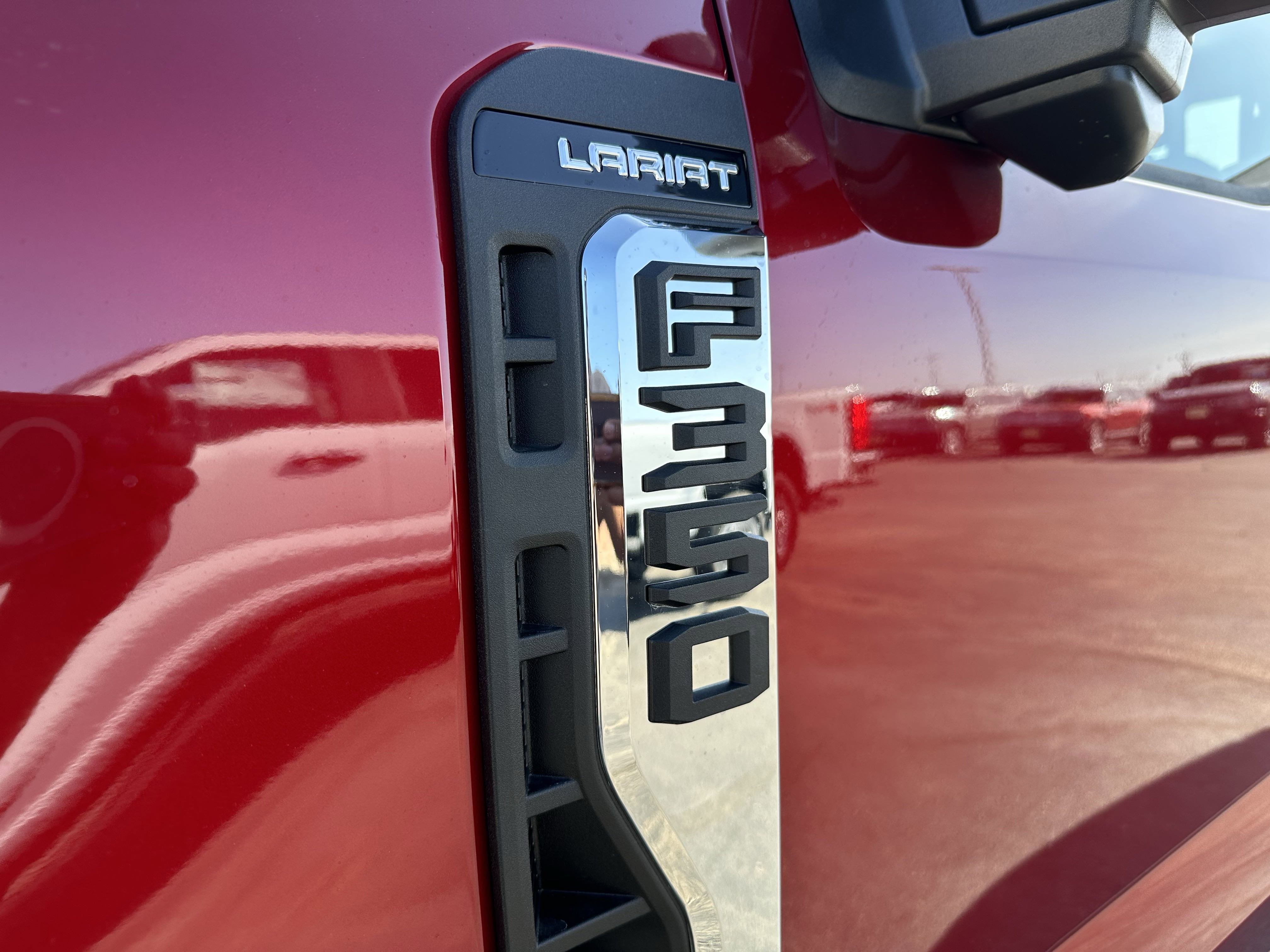 New 2025 Ruby Red Metallic Tinted Clearcoat Ford LARIAT image 4