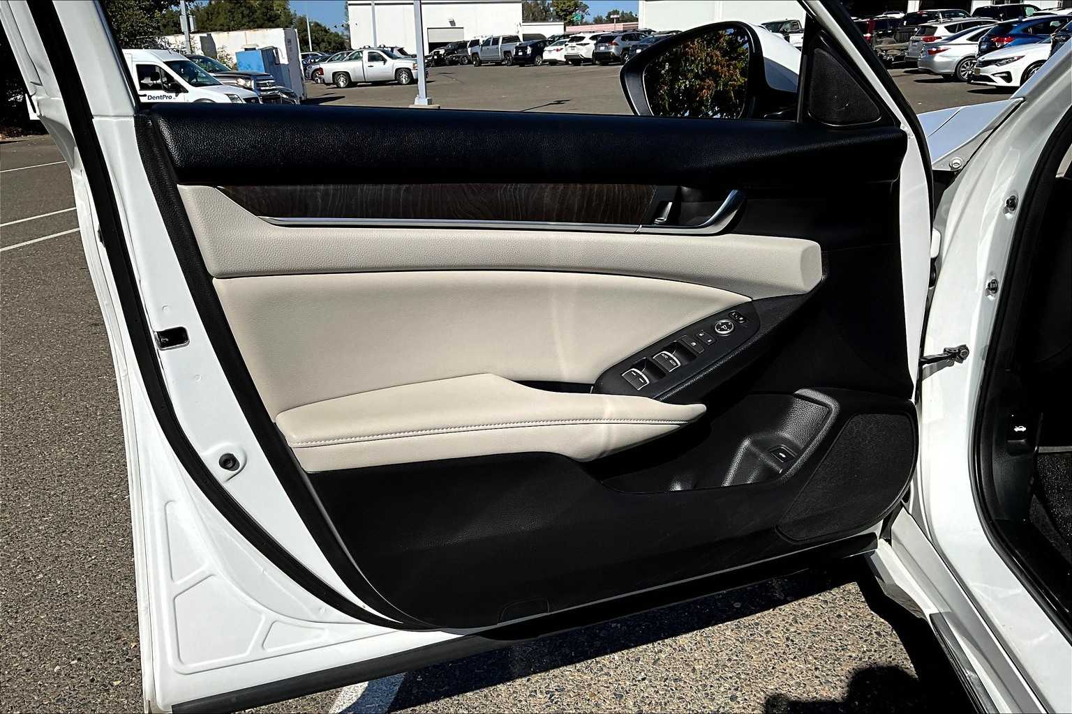 2018 Honda Accord EX 1.5T photo 21