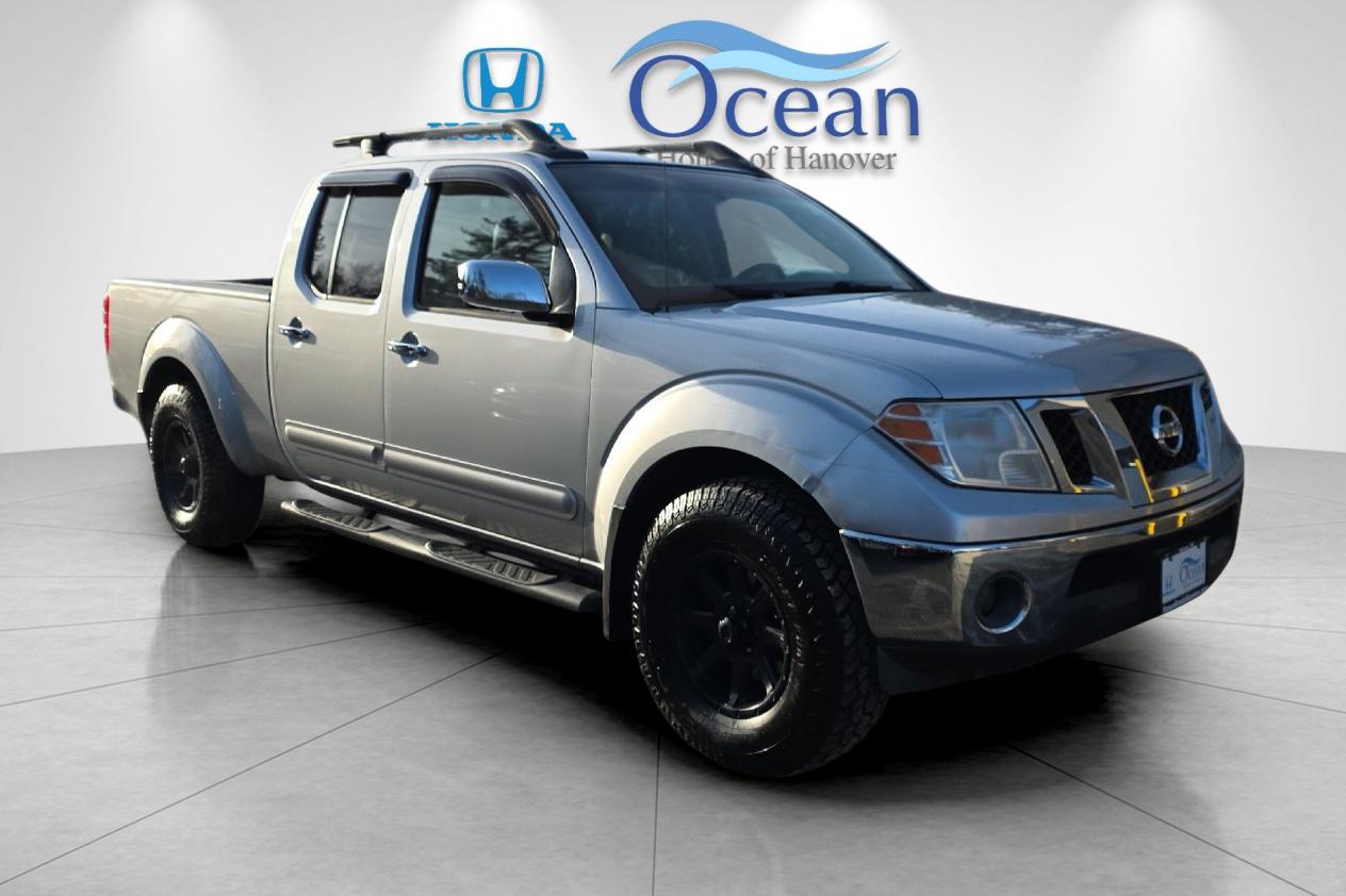 2009 Nissan Frontier LE's photo