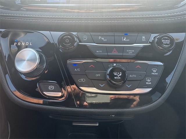 2026 Chrysler Pacifica photo 24