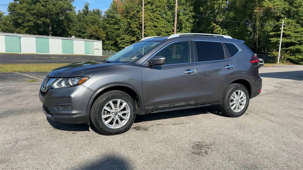 2017 Nissan Rogue SV photo 5