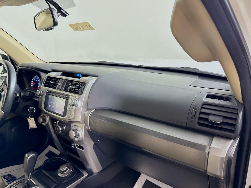 2015 Toyota 4Runner SR5 Premium photo 27