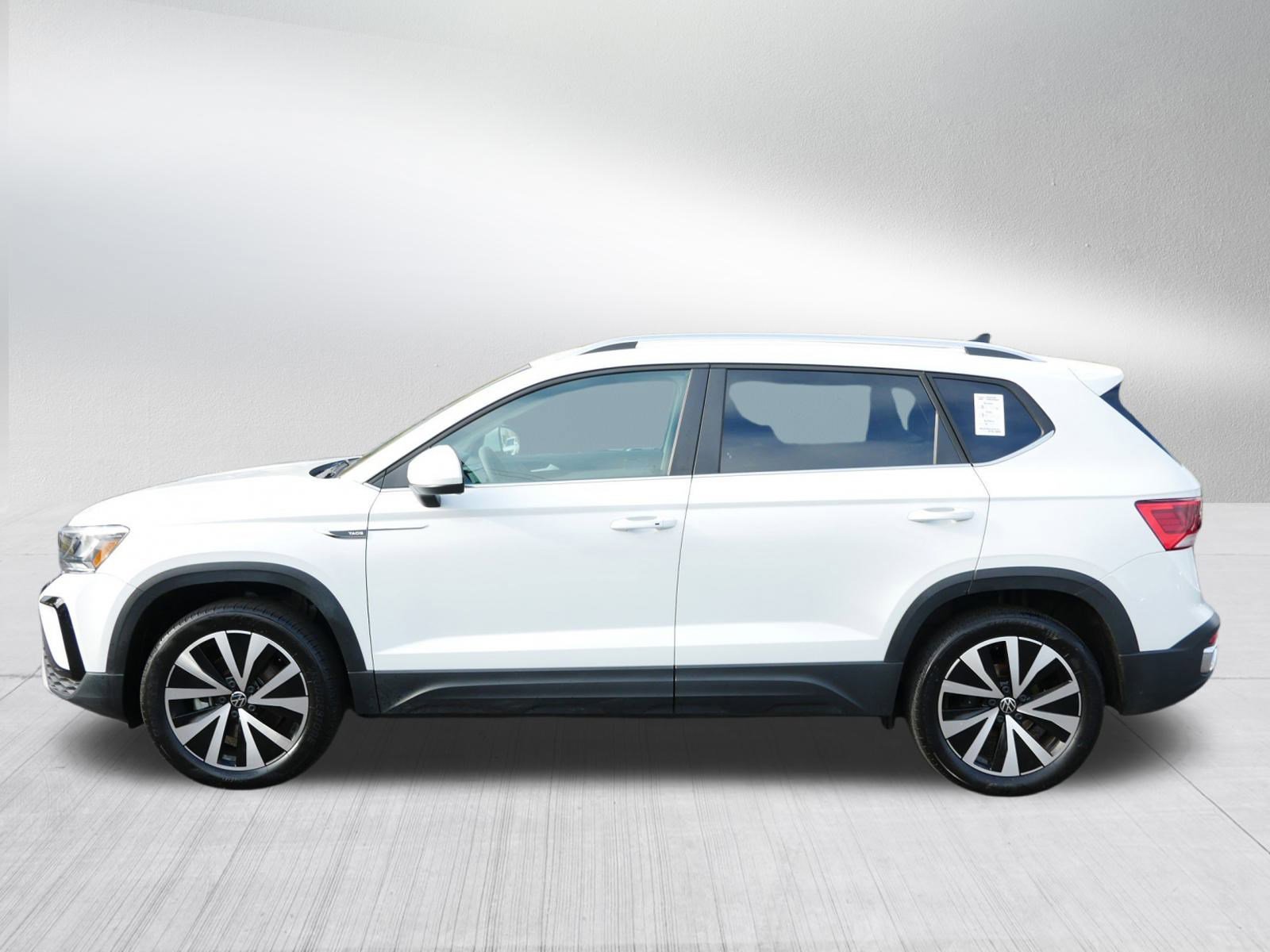 2023 Volkswagen Taos SE photo 4