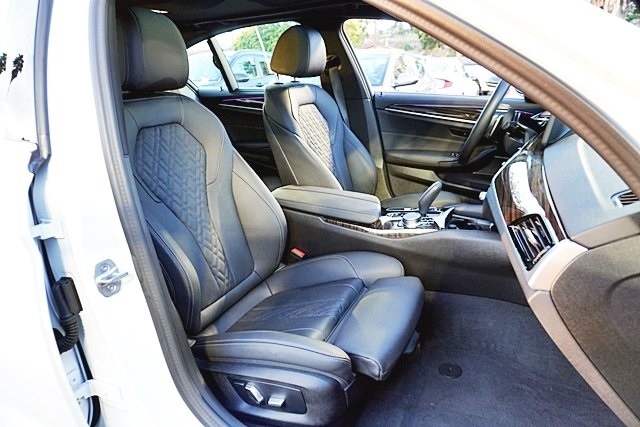 Used 2023 White BMW 530e iPerformance image 12