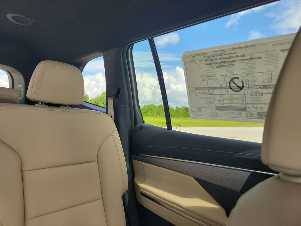 2025 Buick Enclave Preferred photo 12
