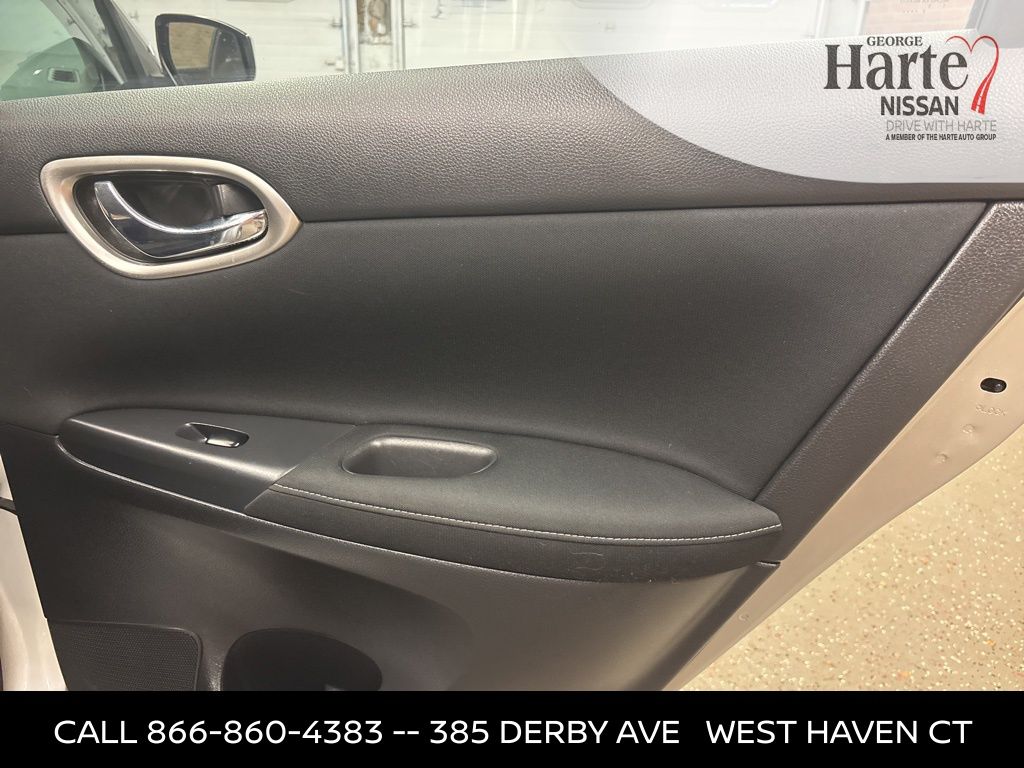 2015 Nissan Sentra SV photo 24