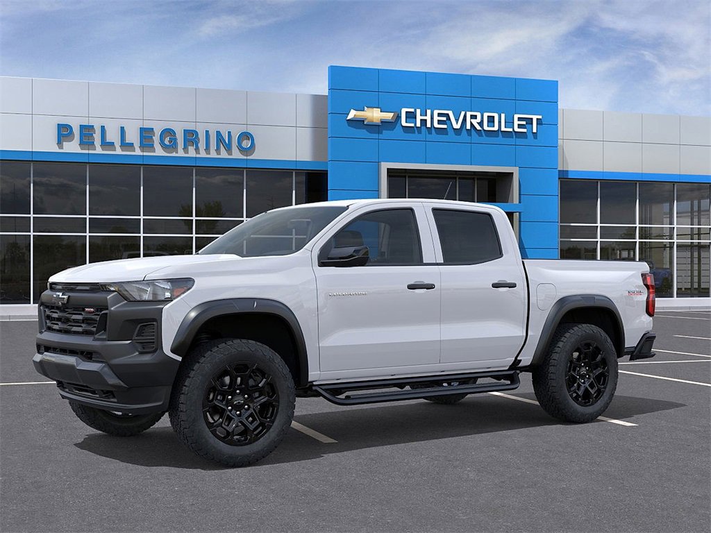 2026 Chevrolet Colorado Trail Boss photo 2