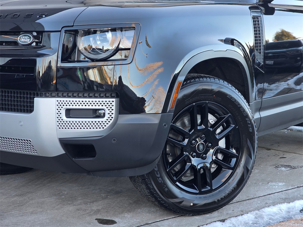 2025 Land Rover Defender 90 S photo 2