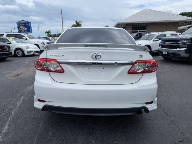 2013 Toyota Corolla S photo 4