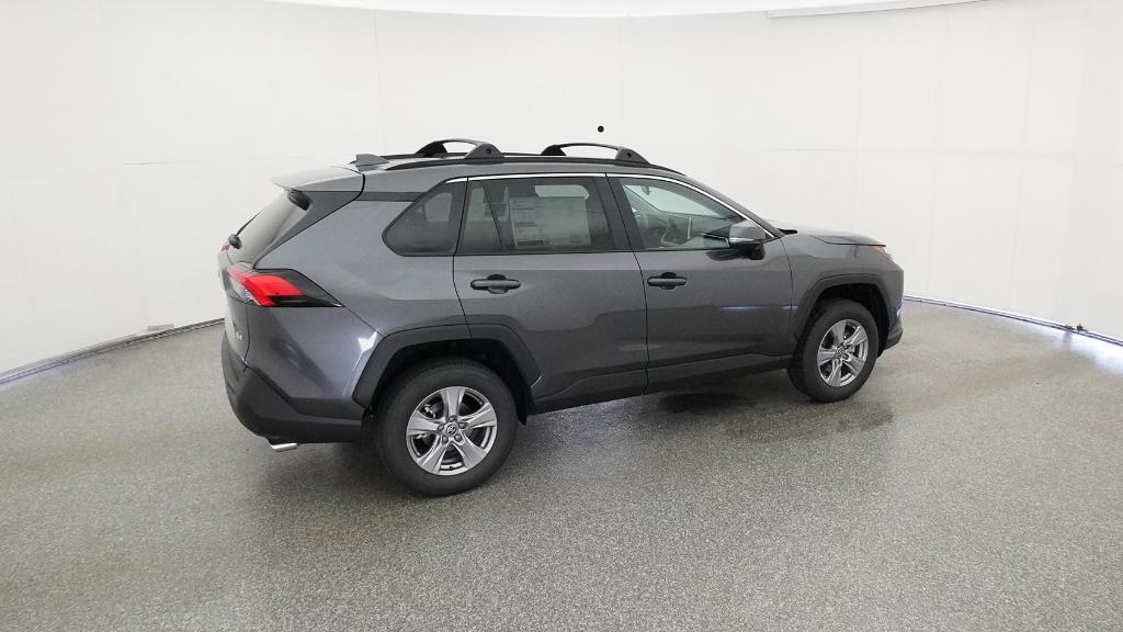 2025 Toyota RAV4 XLE photo 24