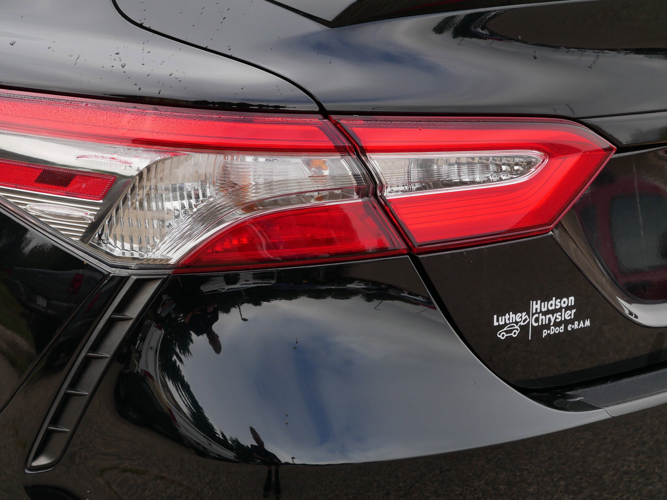 2019 Toyota Camry SE photo 16