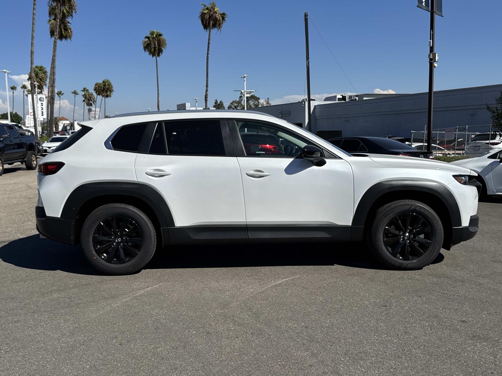 2025 Mazda CX-50 2.5 S Premium photo 2
